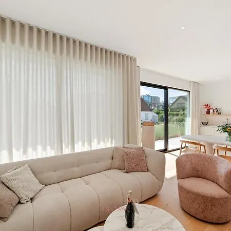 Roselia By The Sea, Luxury Near The Appartement Coxyde